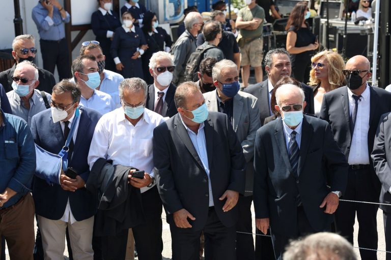Αντιπροσωπεία του Δήμου Ηρακλείου  στην κηδεία του Μίκη Θεοδωράκη