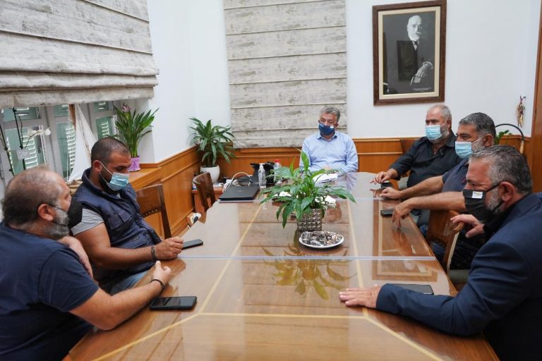 Συνάντηση Περιφερειάρχη Κρήτης με εκπροσώπους των κτηνοτρόφων