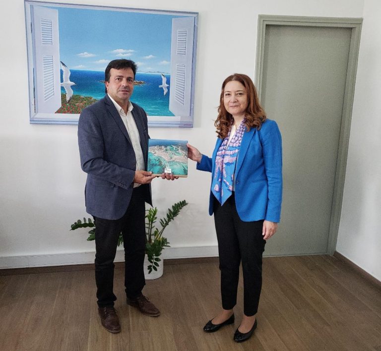 Επίσκεψη της επιτετραμμένης της Ρουμανικής Πρεσβείας στην Αντιπεριφέρεια Ηρακλείου.