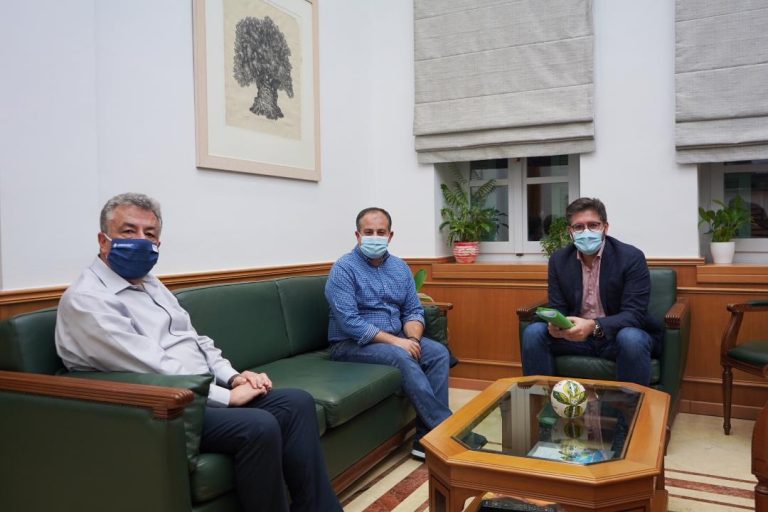 Συνάντηση Περιφερειάρχη Κρήτης με τον Δήμαρχο Μαλεβιζίου