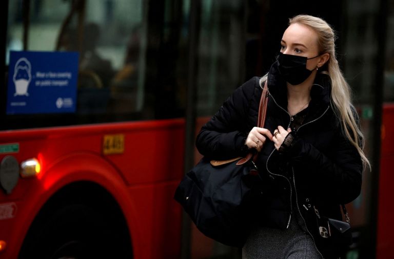 Βρετανία: Αίρονται σχεδόν όλοι οι περιορισμοί για τον κορωνοϊό