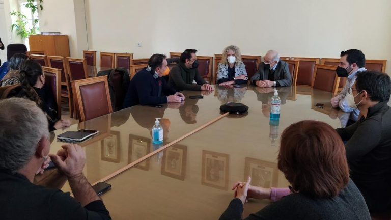    Συνάντηση με τη νέα διοίκηση του ΤΕΕ/ΤΑΚ είχε στη Λότζια ο Δήμαρχος Ηρακλείου Βασίλης Λαμπρινός