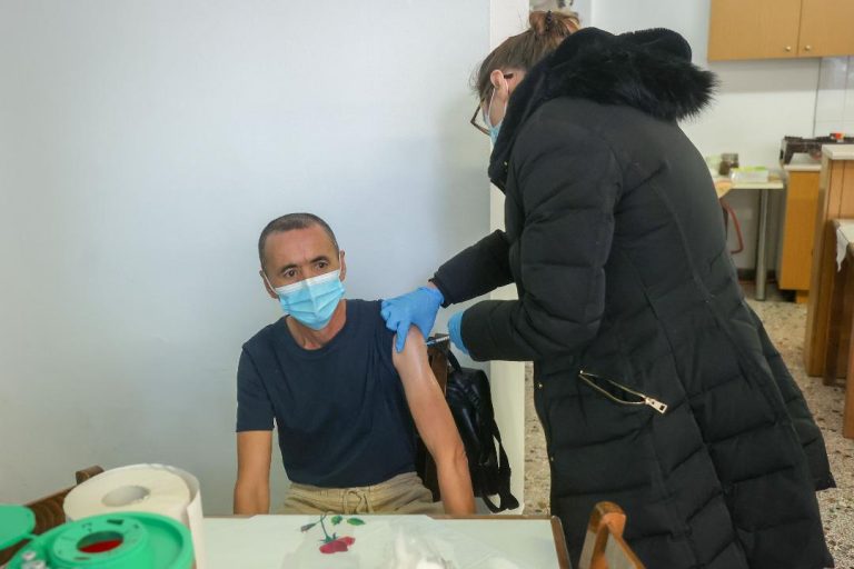 «Εμβολιασμός σε πρόσφυγες από την 7ης ΥΠΕ Κρήτης και το Δήμο Ηρακλείου»