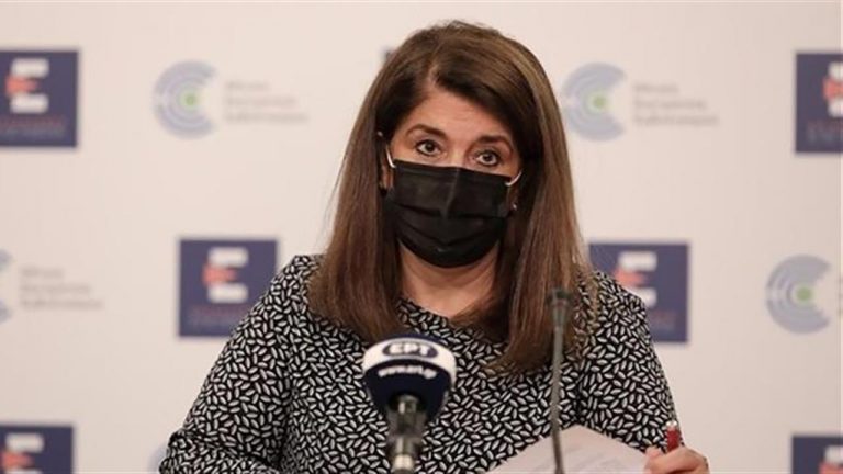 Παπαευαγγέλου: Πιστοποιητικό επαναμόλυνσης μόνο στους διπλά εμβολιασμένους που νόσησαν