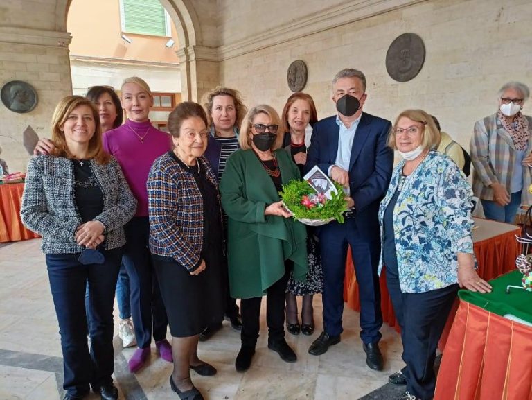  ΜΕ ΜΕΓΑΛΗ ΕΠΙΤΥΧΙΑ ΤΟ ΠΑΣΧΑΛΙΝΟ ΠΑΖΑΡΙ ΑΥΓΩΝ   