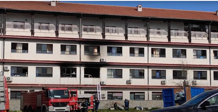 Ένας νεκρός, 5 τραυματίες από τη φωτιά στο νοσοκομείο Παπανικολάου -Εκτάκτως στη Θεσσαλονίκη Πλεύρης-Γκάγκα