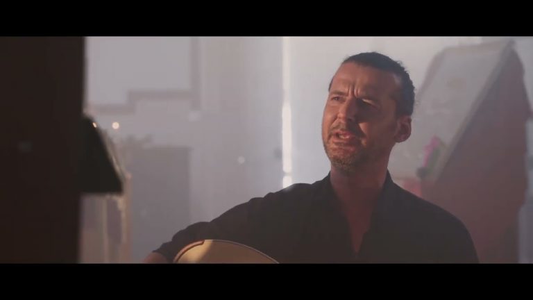 “Φίλος και Εχθρός” | Ερμηνεύουν οι Γιώργος & Νίκος Στρατάκης