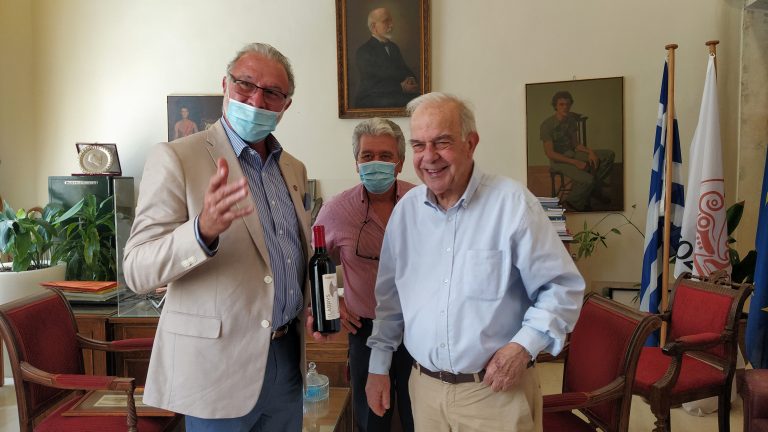 Συνάντηση του Δημάρχου Ηρακλείου Βασίλη Λαμπρινού με τον πρόεδρο της Παγκρητίου Ενώσεως Αμερικής