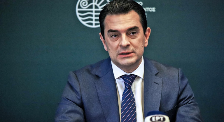 Σκρέκας: Επιδότηση ρεύματος τον Ιούλιο για όλα τα νοικοκυριά χωρίς εισοδηματικά κριτήρια και όριο κατανάλωσης