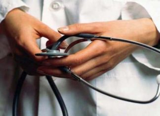 Θρήνος για τον θάνατο του 68χρονου γιατρού