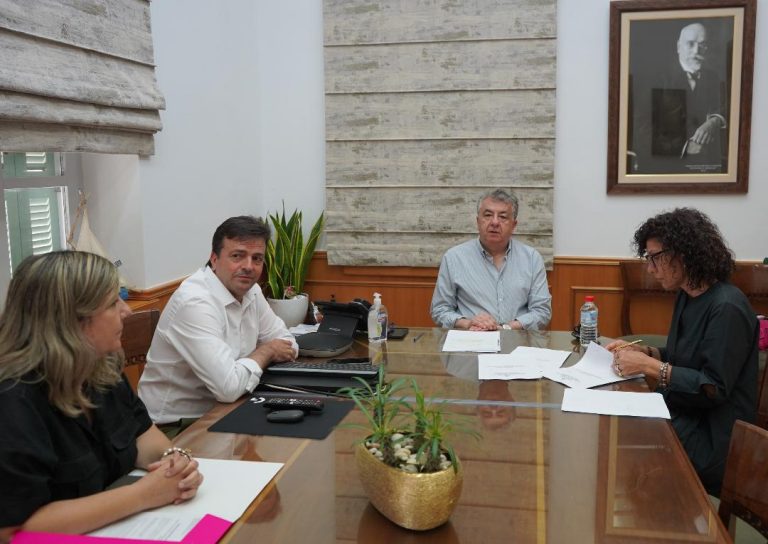 Σύμβαση 696.000 ευρώ για οδικές παρεμβάσεις στο τμήμα Αγ. Σεμνή-Κάτω Πουλιές του Δήμου Μινώα Πεδιάδας υπέγραψε ο Περιφερειάρχης Κρήτης