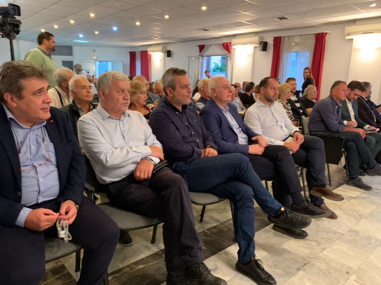 Στην παρουσίαση του βιβλίου για τον Μενέλαο Ξυλούρη στον Κρουσώνα ο Χάρης Μαμουλάκης