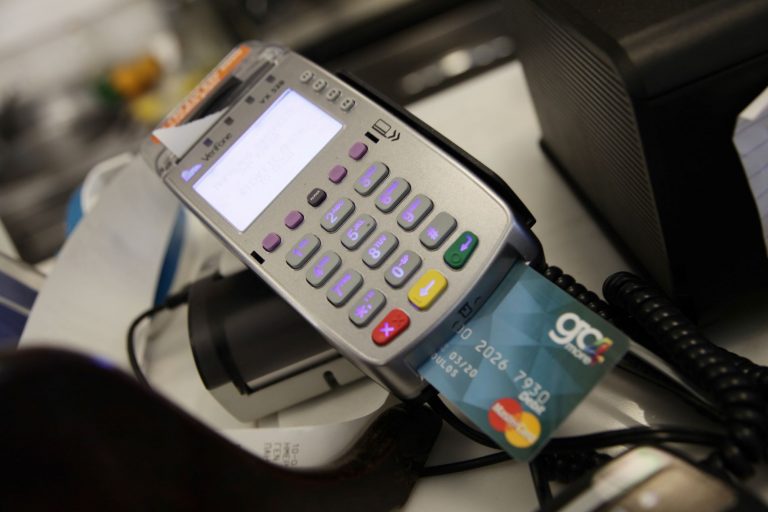 Mega-απάτη σε εστιατόριο: Η εφαρμογή Appodixi αποκάλυψε λογισμικό που… διέγραφε πάνω από το 60% του τζίρου!