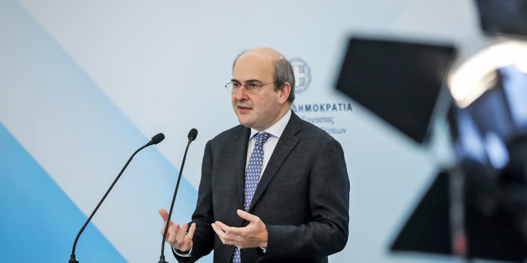 Χατζηδάκης: Τριπλή αύξηση στις συντάξεις -Ποιοι θα ωφεληθούν