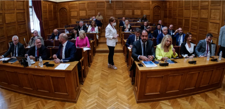 Ένταση με το «καλημέρα» στην εξεταστική -Σε κοινή γραμμή ΠΑΣΟΚ-ΣΥΡΙΖΑ για τη διαδικασία