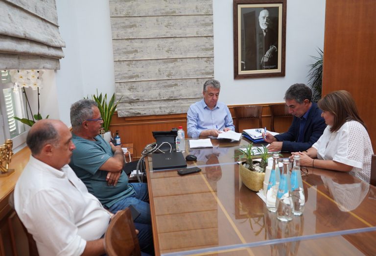 Σύμβαση Περιφέρειας Κρήτης και ΕΛΜΕΠΑ για ερευνητικό έργο που αφορά τις συνέπειες της πανδημίας για τη δημόσια υγεία  