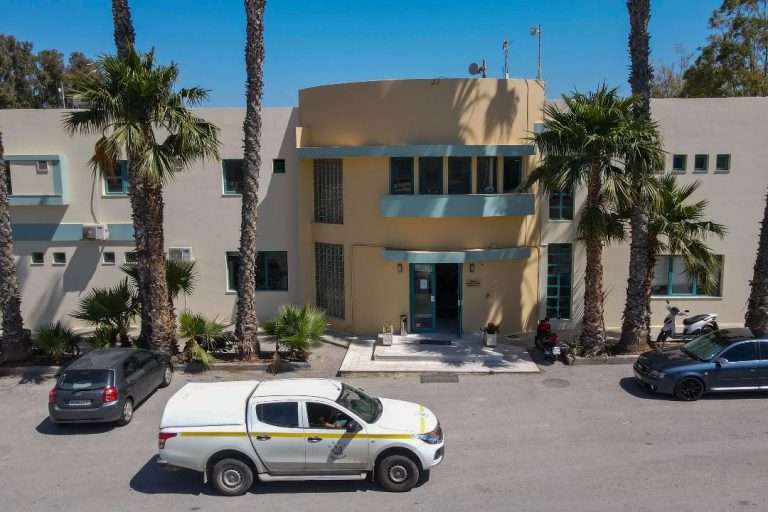 Η ΔΕΥΑΗ, Διοίκηση και Προσωπικό, αισθάνεται την ανάγκη και την ελάχιστη υποχρέωση να ζητήσει ένα μεγάλο συγνώμη από τους καταναλωτές που ταλαιπωρήθηκαν.