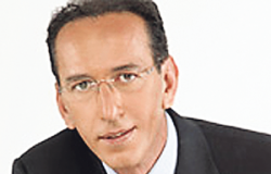 ΧΤΥΠΑΝΕ «ΚΑΜΠΑΝΑΚΙΑ» – Μπάμπης Παπαπαναγιώτου