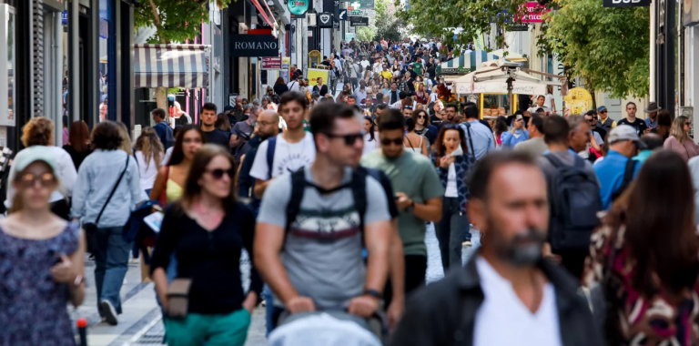 Προβληματίζει τους ειδικούς το «κοκτέιλ» γρίπης, RSV και κορωνοϊού -Πώς θα προστατευτούμε