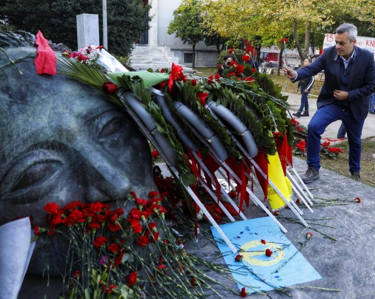 Σύμβολο αναγέννησης και ελπίδας το Πολυτεχνείο. Και τότε και τώρα και για πάντα!