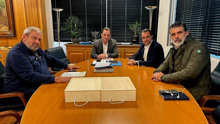 Συνάντηση με υπουργό Αγροτικής Ανάπτυξης παρουσία αντιπροσωπείας Ένωσης Ηρακλείου