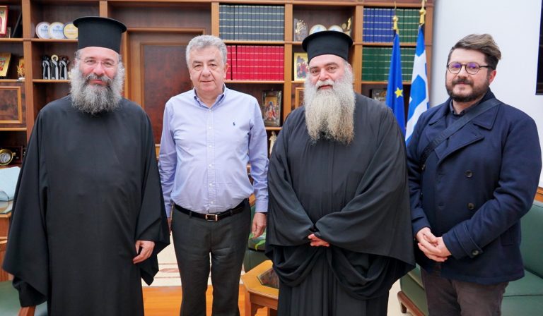 Συνάντηση Περιφερειάρχη Κρήτης με τον Μητροπολίτη Ρεθύμνης και Αυλοποτάμου