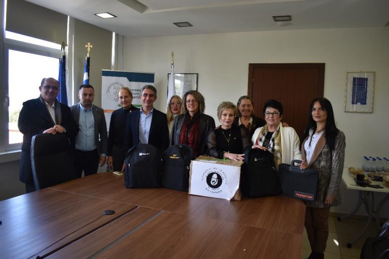 Δωρεά εξοπλισμού ψυχομετρικών εργαλείων στην Κινητή Μονάδα Αξιολόγησης Μαθησιακών Δυσκολιών του Εργαστηρίου Μελέτης Συμπεριφορών Υγείας και Οδικής Ασφάλειας LaHeRs  του Ελληνικού Μεσογειακού Πανεπιστημίου.