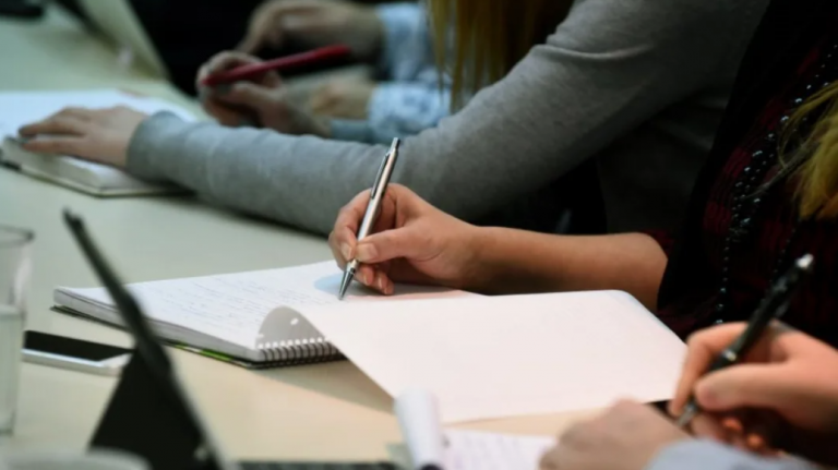 ΔΥΠΑ – ΟΑΕΔ: 3.000 προσλήψεις με επιδότηση μισθού 715 ευρώ το μήνα – Ξεκίνησαν οι αιτήσεις