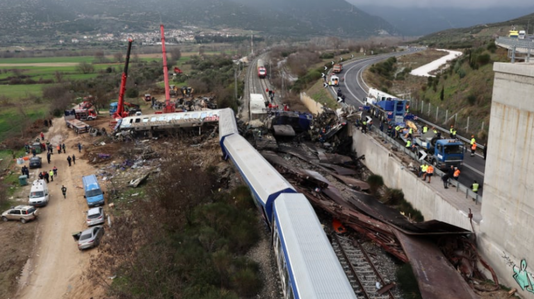 Τέμπη: Απολογείται σήμερα ο επιθεωρητής του ΟΣΕ που έβγαζε τις βάρδιες -Τι θα υποστηρίξει στον ανακριτή