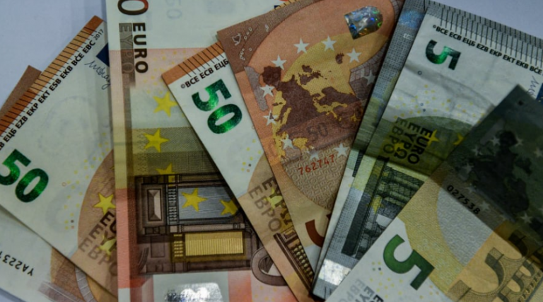 ΕΣΠΑ: Ξεκινούν οι αιτήσεις, πώς θα μοιραστούν 700 εκατ. ευρώ σε μικρομεσαίες επιχειρήσεις