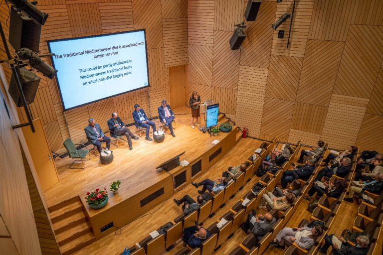 Με επιτυχία ολοκληρώθηκε το 1ο Διεθνές Γαστρονομικό και Πολιτιστικό Συμπόσιο του Πανεπιστημίου YALE σε συνεργασία με τον Δήμο Ηρακλείου   