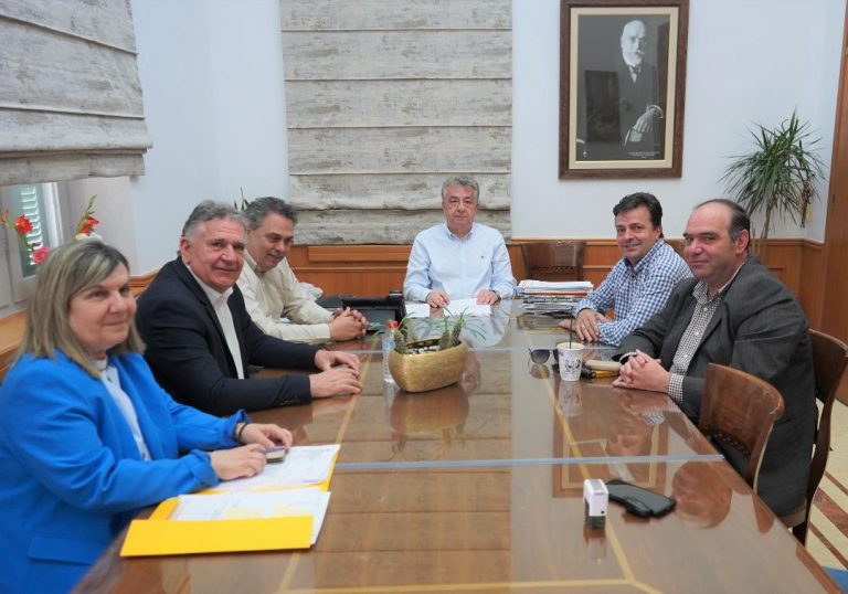 Σύμβαση 486.566 ευρώ υπέγραψε ο Περιφερειάρχης Κρήτης για το οδικό έργο «Αποκατάσταση ζημιών στο οδικό τμήμα Αγ. Παρασκιές-Καστέλλι»