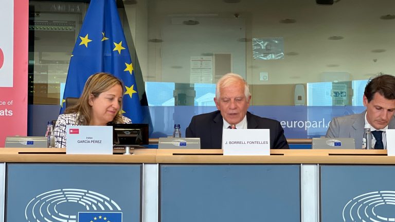 Δέσμευση Μπορέλ στο Νίκο Παπανδρέου για την υπόθεση του Φρέντι Μπελέρη