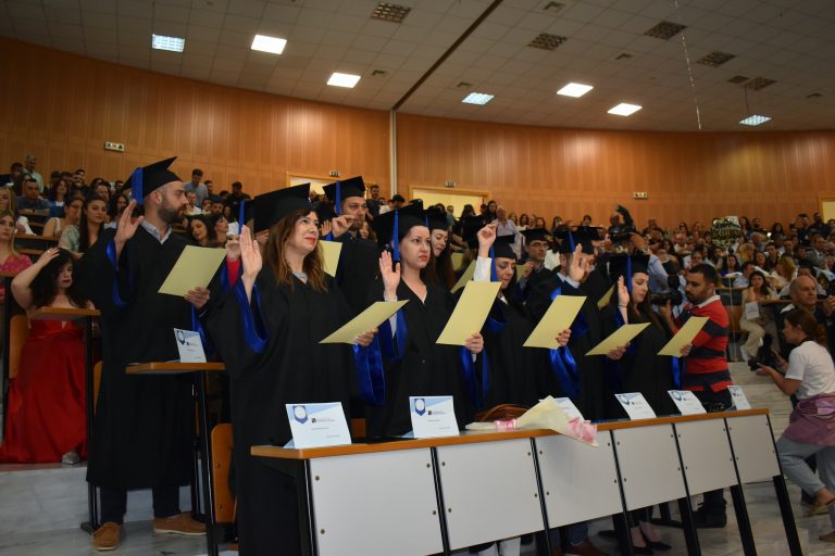 ΟΡΚΟΜΩΣΙΑ 140 ΑΠΟΦΟΙΤΩΝ ΤΟΥ ΤΜΗΜΑΤΟΣ ΔΙΟΙΚΗΣΗΣ ΕΠΙΧΕΙΡΗΣΕΩΝ & ΤΟΥΡΙΣΜΟΥ