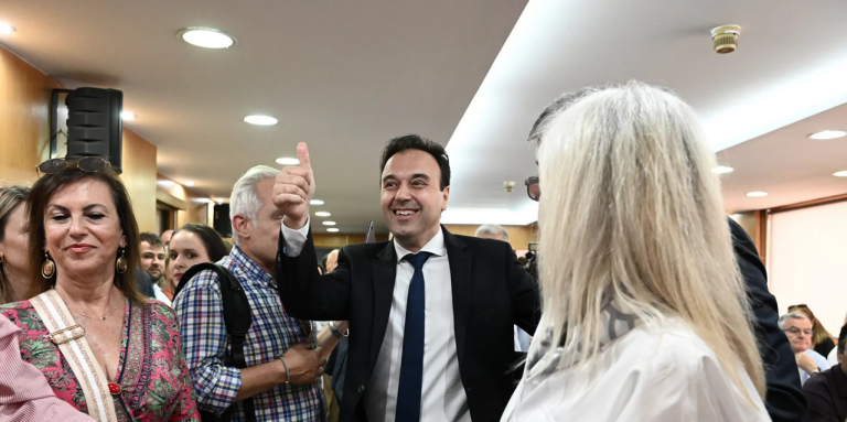 Ευτράπελο για τον Δημήτρη Παπαστεργίου: Δεν τον… αναγνώρισαν στο υπουργείο του, πήγε με το ιδιωτικό του ΙΧ