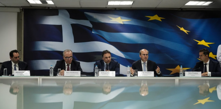 «Παράθυρο» για extra φοροελαφρύνσεις με το «καλημέρα» -Τι θα γίνει με ΦΠΑ και φορολογικούς συντελεστές