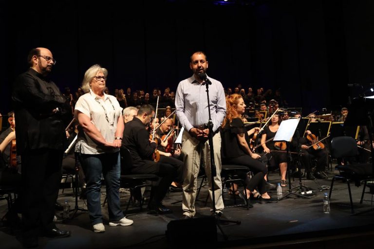 Θέρμο χειροκρότημα στην συναυλία Carmina Burana, προσφορά της Περιφέρειας Κρήτης.