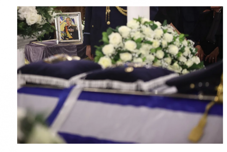 Θλίψη στην κηδεία του Μιχαήλ Κωσταράκου -Ποιοι πήγαν, στεφάνι έστειλε και ο Ακάρ