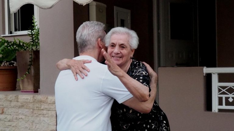 Εγκάρδια και θερμή υποδοχή στον Αλέξη Καλοκαιρινό και υποψήφιους συμβούλους από τους κατοίκους των Πατελών