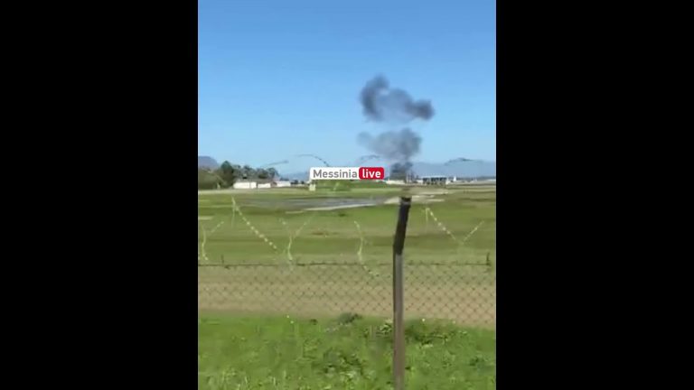 Έπεσε αεροπλάνο στην Καλαμάτα, ακούγονται εκρήξεις στο σημείο