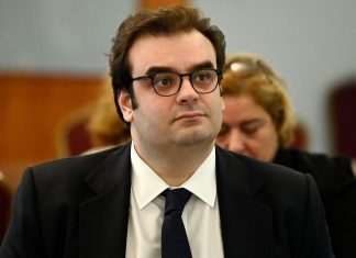 Πιερρακάκης: Στα 1.600 ευρώ αυξάνεται το ακατάσχετο ποσό για οφειλές προς Δημόσιο και τράπεζες