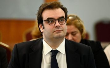 Πιερρακάκης: Στα 1.600 ευρώ αυξάνεται το ακατάσχετο ποσό για οφειλές προς Δημόσιο και τράπεζες