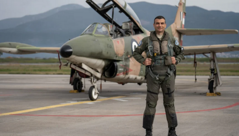 Τραγωδία στη Καλαμάτα: Η σύζυγος και τα δύο παιδιά του πιλότου παρακολουθούσαν τη μοιραία πτήση
