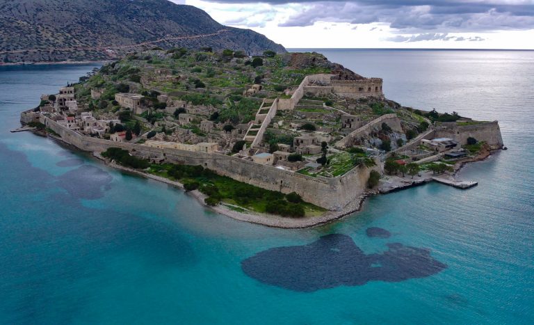 Μνήμες ενός παιδιού: «Ο Άγιος Βασίλης, δεν σταμάτησε ποτέ στη Σπιναλόγκα»