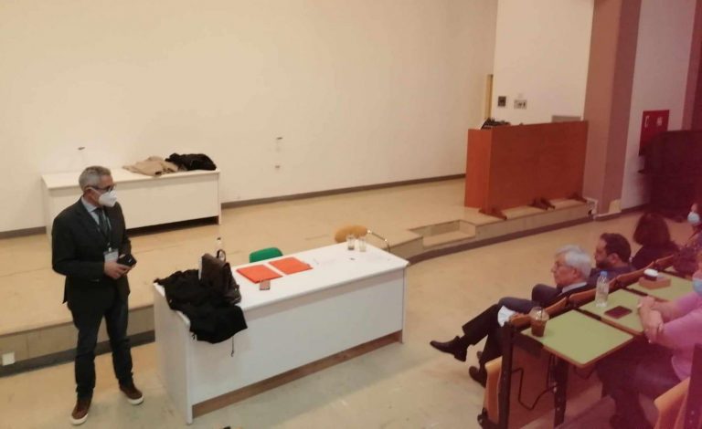 Ευχές και Συγχαρητήρια Διοικητή κ. Παπαβασιλείου στους εξεταζόμενους ειδικευόμενους νοσηλευτές της 7ης ΥΠΕ Κρήτης.   