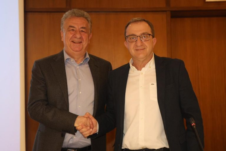 Ομόφωνα εκλέχθηκε το νέο προεδρείο του Περιφερειακού Συμβουλίου Κρήτης. Επανεξελέγη πρόεδρος ο Βαγγέλης Ζάχαρης 