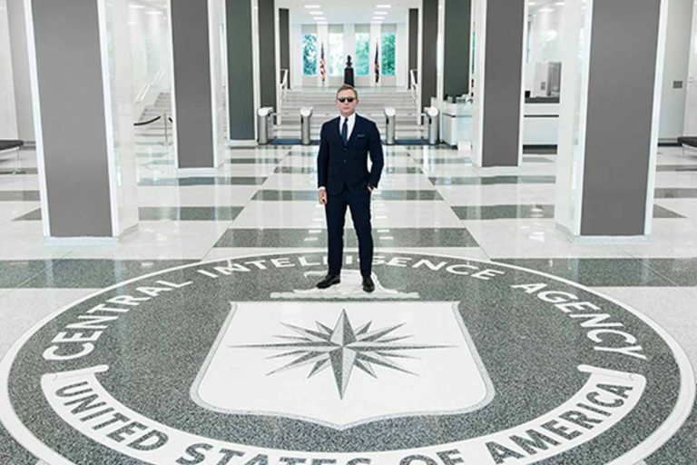 Η αγγελία της CIA για νέους πράκτορες αποκαλύπτει τα τρελά προσόντα που απαιτείται να έχουν.