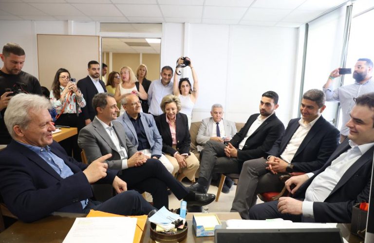 Επίσκεψη του Υπουργού Παιδείας, Θρησκευμάτων  & Αθλητισμού Κυριάκου Πιερρακάκη  στον Δήμαρχο Ηρακλείου Αλέξη Καλοκαιρινό