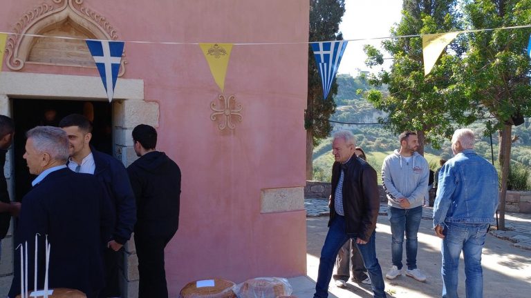 Ο Δήμαρχος Ηρακλείου Αλέξης Καλοκαιρινός τίμησε την μεγάλη εορτή του Αγίου Γεωργίου σε Σταυράκια και Βούτες.