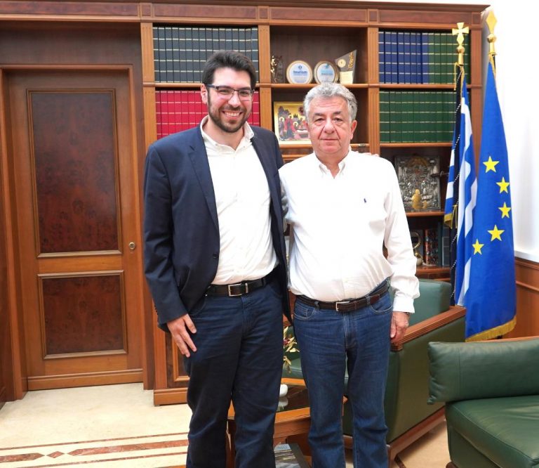 Επίσκεψη του υποψήφιου ευρωβουλευτής Λ. Καρχιμάκη στον Περιφερειάρχη Κρήτης Στ. Αρναουτάκη